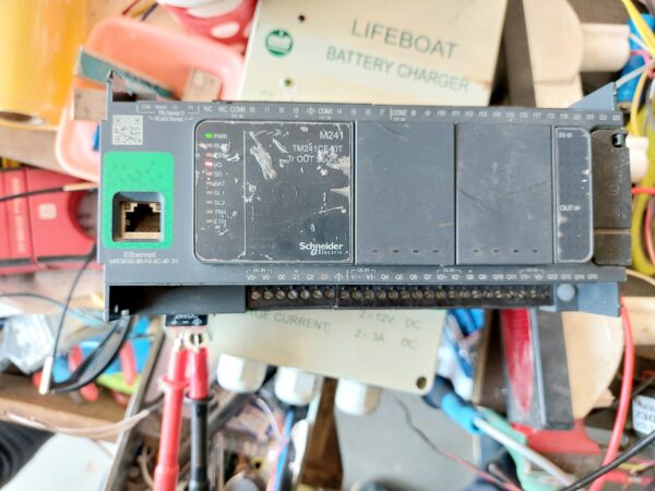 SCHNEIDER MODICON TM241CE40T LOGIC CONTROLLER M241 TRANSISTOR PNP ETHERNET