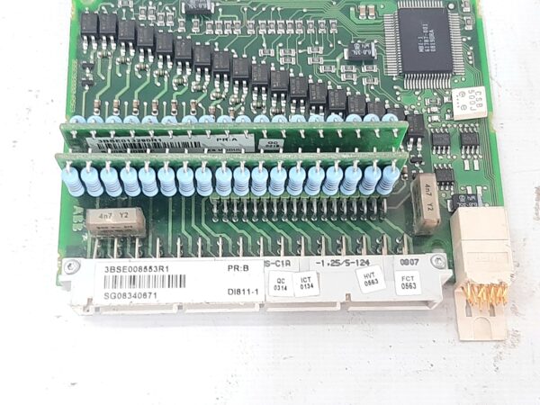 ABB 3BSE008553R1 PR: B ANALOG INPUT MODULE DI811-1