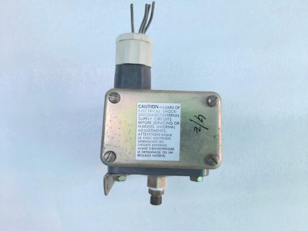 BARKSDALE D2T-H18SS PRESSURE OR VACUUM ACTUATED SWITCH