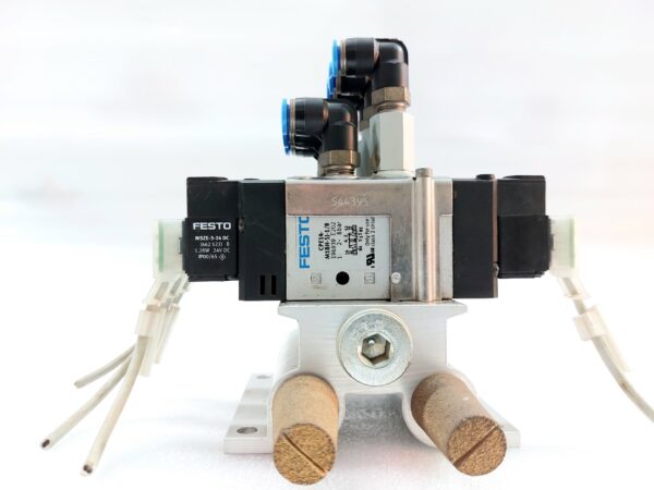 FESTO CPE14-PRS-3/8-3 CONNECTION BLOCK WITH CPE14-M1BH-5J-1/8 SOLENOID VALVE