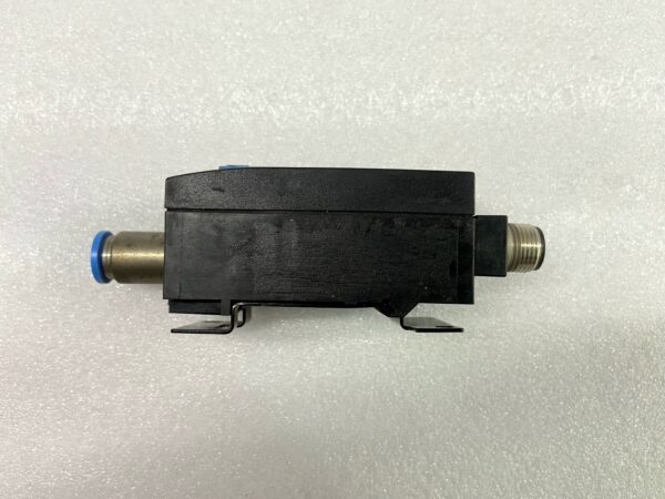 FESTO SDE1-D10-G2-W18-L-P2-M12 PRESSURE SWITCH 0...10BAR