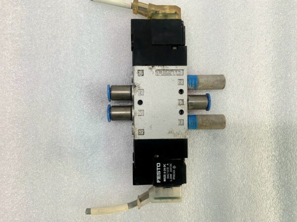 LOT OF 2 FESTO CPE10-M1BH-5J-M7 SOLENOID VALVE