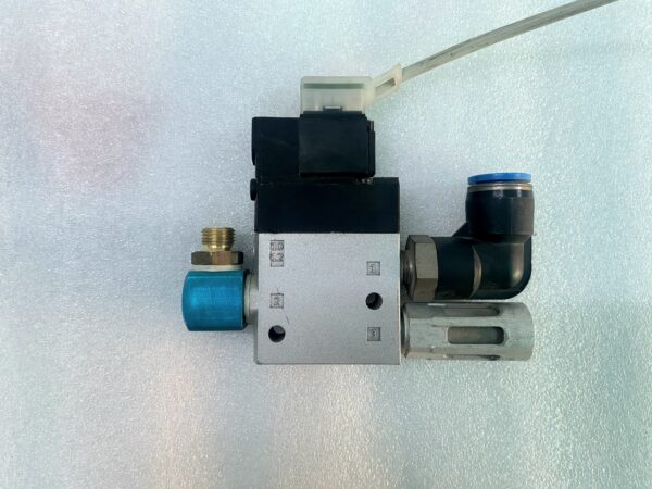 LOT OF 3 FESTO CPE14-M1BH-3GL-1/8 SOLENOID VALVE