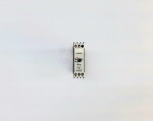 SIEMENS 7PU2020-4AN20 TIME RELAY 220-240V~ 60MIN