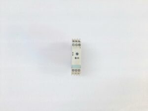 SIEMENS SIMIREL 3RP1525-1BP30 TIME RELAY