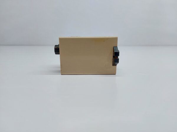 OMRON SDV-FL2 VOLTAGE SENSOR
