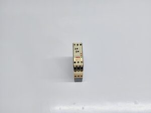 TELEMECANIQUE RE4 TP13BU TIME DELAY RELAY 0.05S...300H