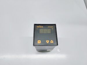 SELEC DTC203 TEMPERATURE CONTROLLER