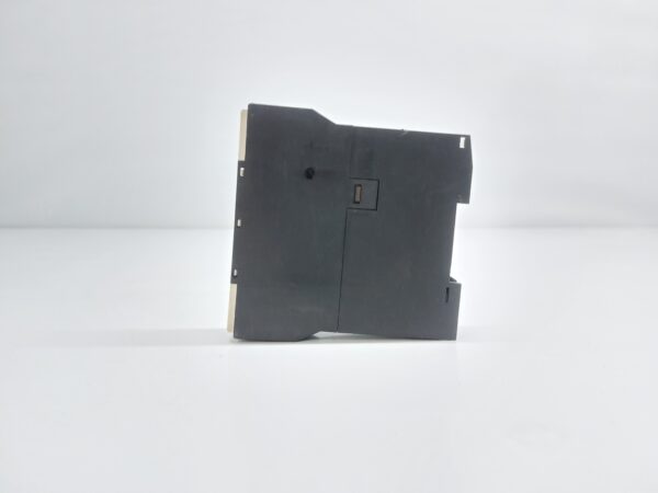 SIEMENS 7PU6220-7NJ20 STAR/DELTA TIMER RELAY