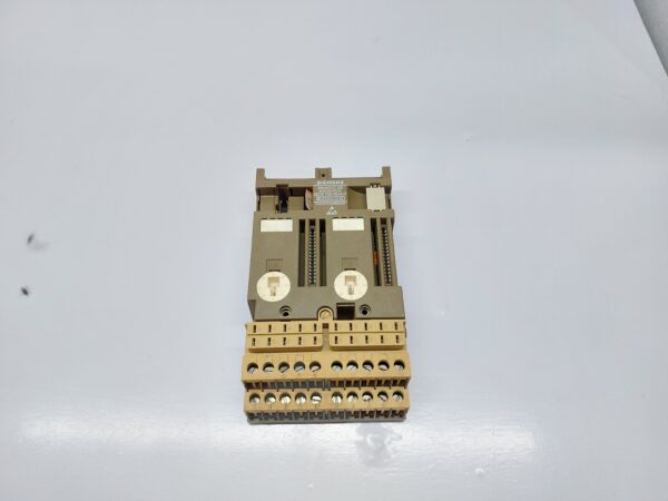 SIEMENS SIMATIC S5 6ES5 700-8MA11 BUS MODULE