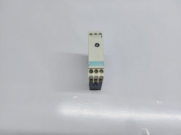 SIEMENS SIRIUS 3R 3RP1574-1NP30 TIME RELAY