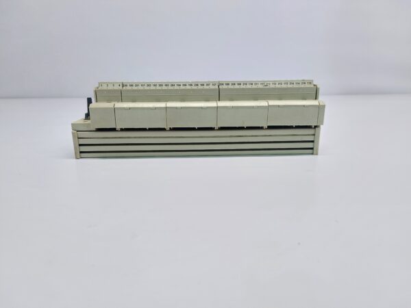 TELEMECANIQUE ABE7-R16S210 16 RELAY OUTPUT MODULE - Image 2