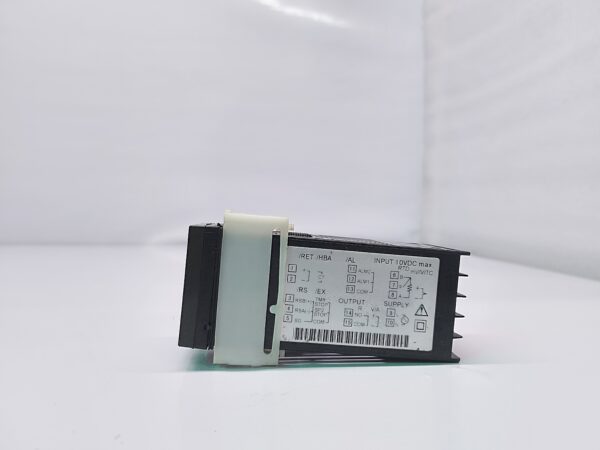 YOKOGAWA UT150 TEMPERATURE CONTROLLER