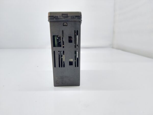 YOKOGAWA UT320 TEMPERATURE CONTROLLER