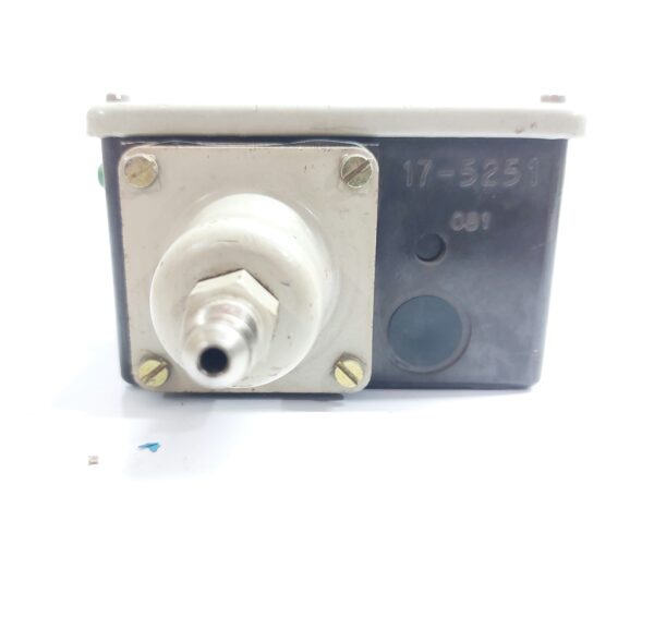 DANFOSS 17-5251 PRESSURE SWITCH RT5