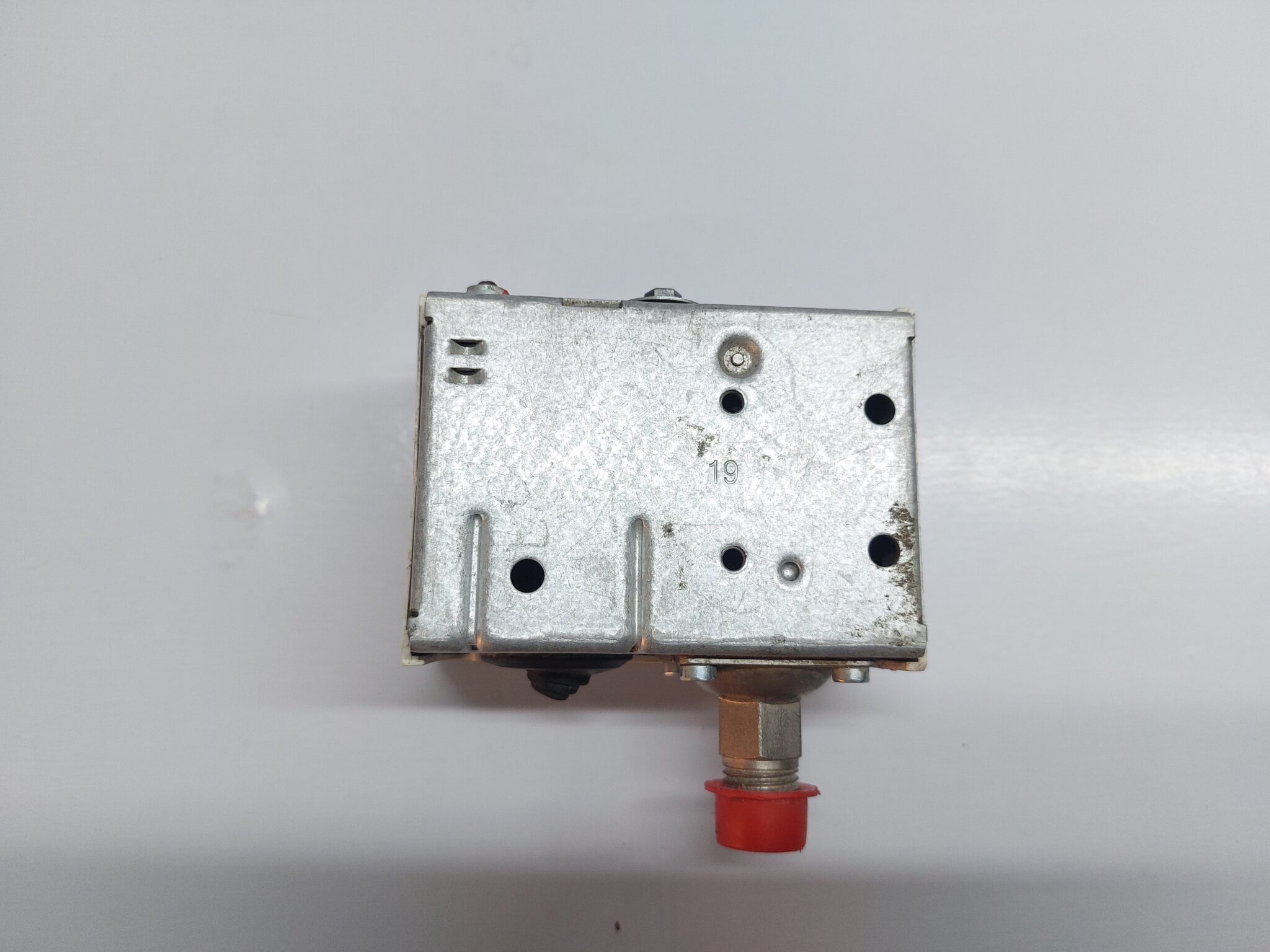 DANFOSS KPI 38 PRESSURE SWITCH - Alvi Marine