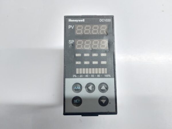 HONEYWELL DC1020 TEMPERATURE CONTROLLER DC1020CR-111000-E