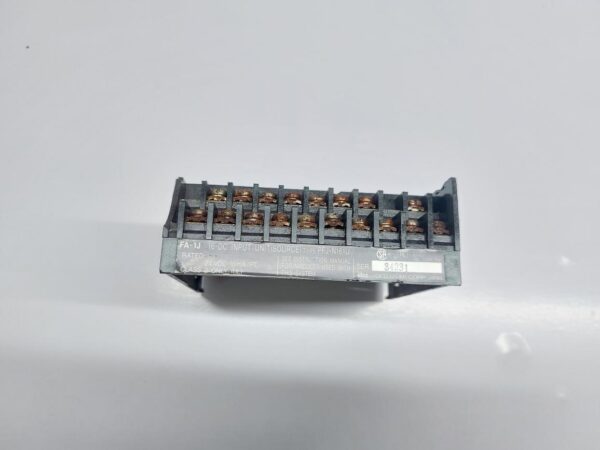 IDEC PFJ-N161U 16-DC INPUT UNIT 24VDC