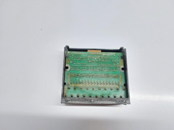 IDEC PFJ-T162U 16-TRANSISTOR OUTPUT UNIT 12-28 VDC