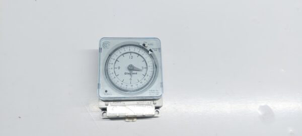 LEGRAND 649 915 MXIREC 4QT SURFACE MOUNTING TIME SWITCH