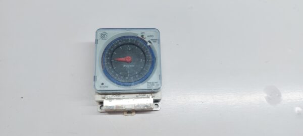 LEGRAND 649 915 MXIREC 4QT SURFACE MOUNTING TIME SWITCH