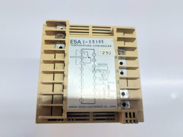 OMRON E5A2-XR10K TEMPERATURE CONTROLLER