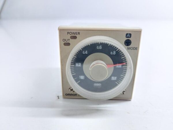 OMRON H3CR-A TIMER