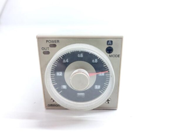 OMRON H3CR-A TIMER