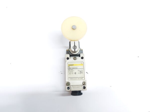 OMRON WL CA2-26N LIMIT SWITCH ROLLER LEVER NEMA A600