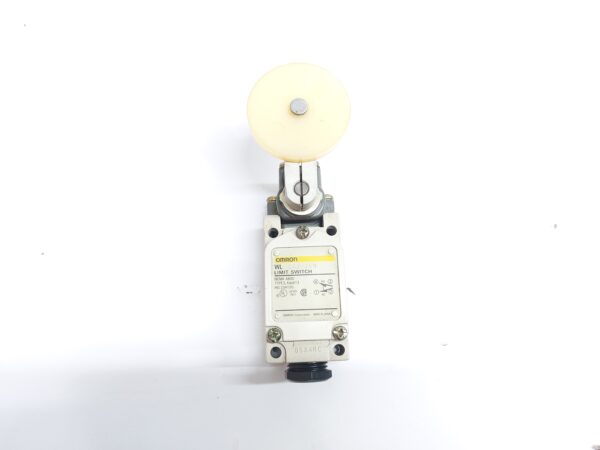 OMRON WL CA2-26N LIMIT SWITCH ROLLER LEVER NEMA A600