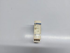 TELEMECANIQUE RE7TL11BU ON DELAY TIMER RELAY