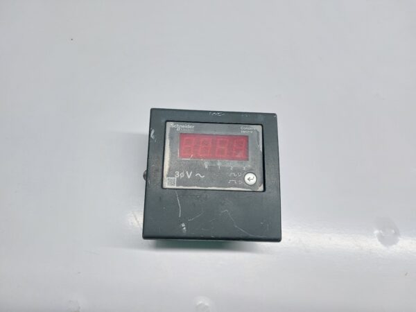 SCHNEIDER ELECTRIC CONZERV DM3210 THREE PHASE VOLTMETER