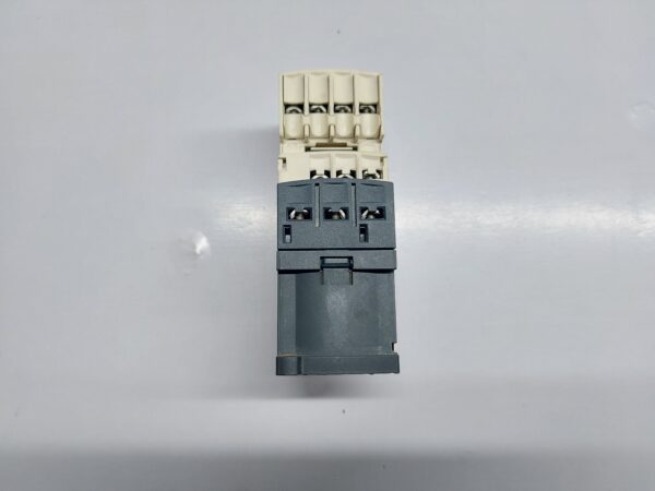 SCHNEIDER ELECTRIC LADN31G CONTACTOR LAD4TBDL