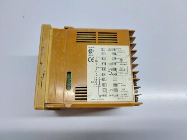 SHIMADEN SR73-8Y1-1C TEMPERATURE CONTROLLER