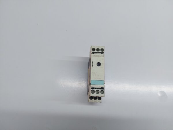 SIEMENS 3RP1533-1AP30 TIMING RELAY