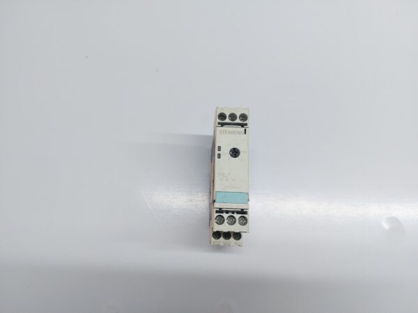 SIEMENS 3RP1533-1AP30 TIMING RELAY