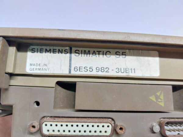 SIEMENS 6ES5 396-0UA11 OPERATOR PANEL 6ES5 982-3UB11SIEMENS 6ES5 396-0UA11 OPERATOR PANEL 6ES5 982-3UB11