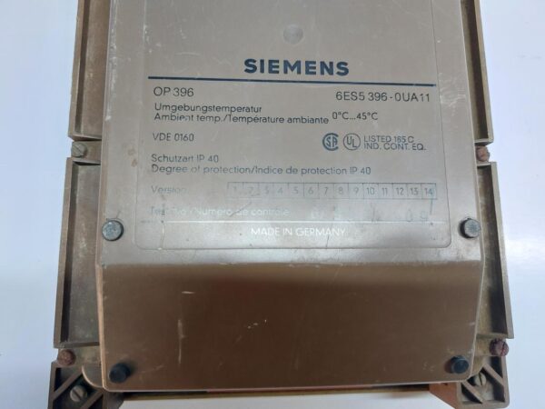 SIEMENS 6ES5 396-0UA11 OPERATOR PANEL 6ES5 982-3UB11