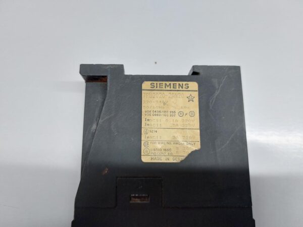 SIEMENS 7PU2020-2AN20 TIME RELAY