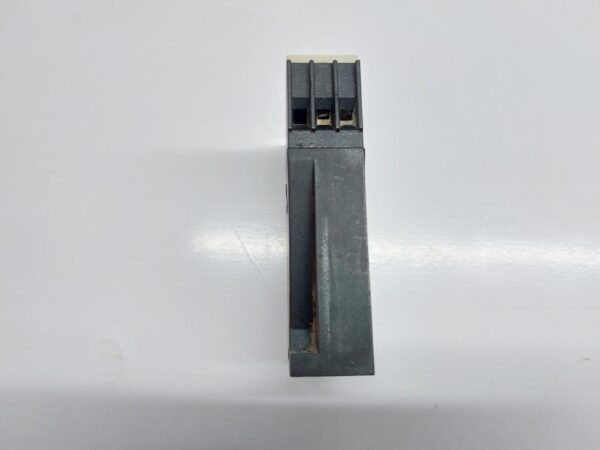 SIEMENS 7PU2020-2AN20 TIME RELAY