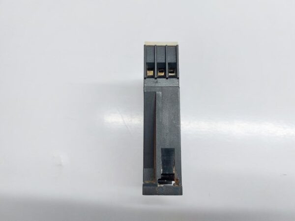 SIEMENS 7PU2020-2AN20 TIME RELAY