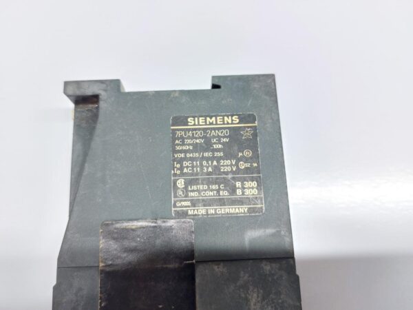 SIEMENS 7PU4120-2AN20 TIMER RELAY