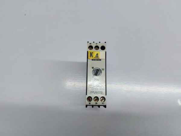 SIEMENS 7PU6020-7NN20 TIME RELAY