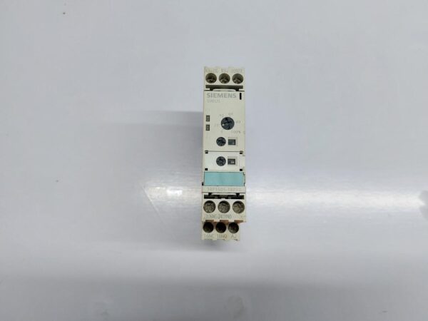 SIEMENS SIRIUS 3RP1505-1BP30 TIMING RELAY