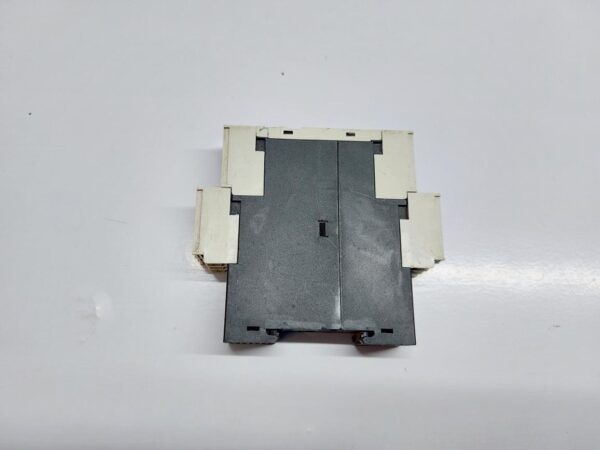 SIEMENS SIRIUS 3RP1505-1BP30 TIMING RELAY