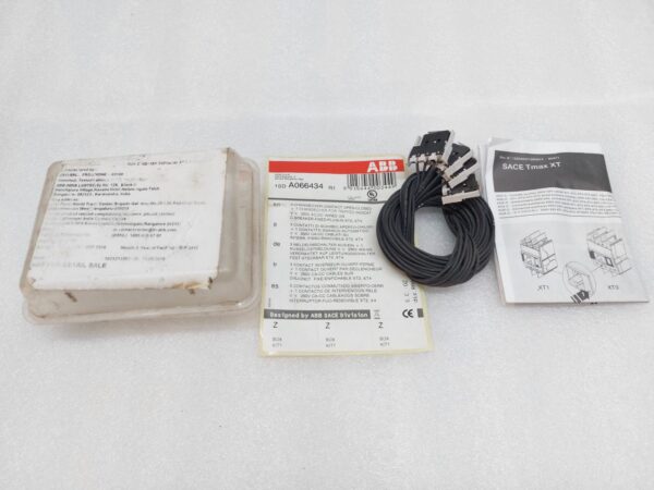 ABB 1SD A066434 R1 WIRED AUXILIARY CONTACTS AUX-C 3Q+ISY 250VAC/DC XT