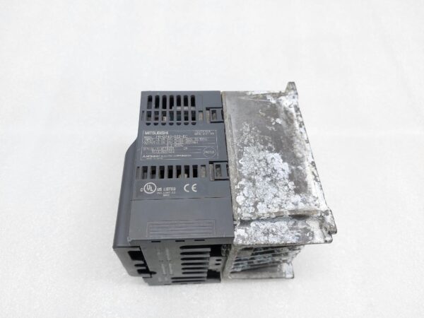 MITSUBISHI D700 FR-D740-022-EC INVERTER 3.5A 3PH AC380-480V 50/60HZ