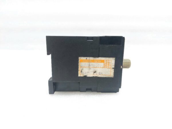 SIEMENS 7PU2240-4BG32-0Z ELECTRONIC TIMER