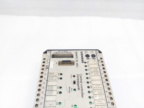 SIEMENS SIMATIC S5 101U 6ES5 101-8UA12 CENTRAL CONTROLLER