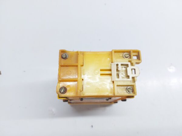 PIC 3A ADVANCE ENGINE RELAY